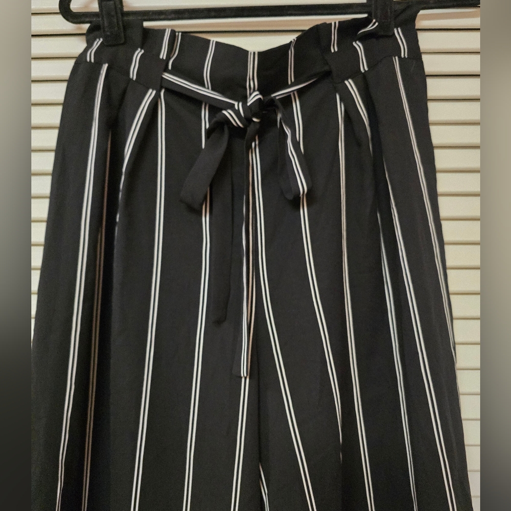 Sienna Sky - Black & White Pinstripe Paper-Bag Lightweight Wide-Leg Pants - Picture 5 of 9